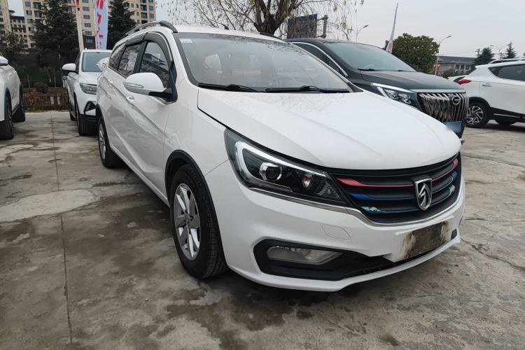Used Baojun 310W 2017 1.5L Manual Fashion Model China V Front Right 45 Deg