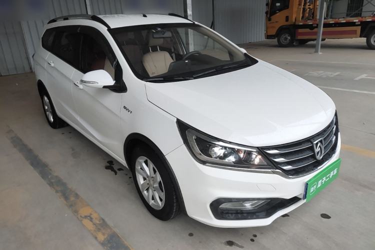 Used Baojun 310W 2017 1.5L Manual Fashion Model China V Front Right 45 Deg