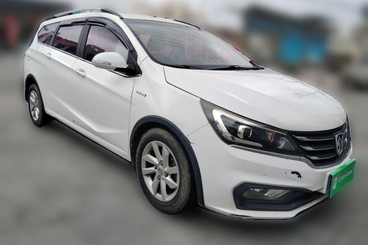 Used Baojun 310W 2017 1.5L Manual Fashion Model China V Front Right 45 Deg