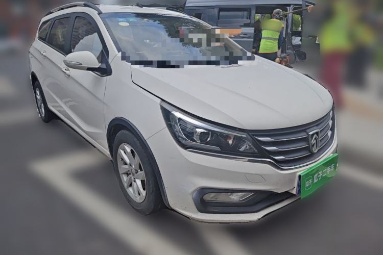 Used Baojun 310W 2017 1.5L Manual Fashion Model China V Front Right 45 Deg