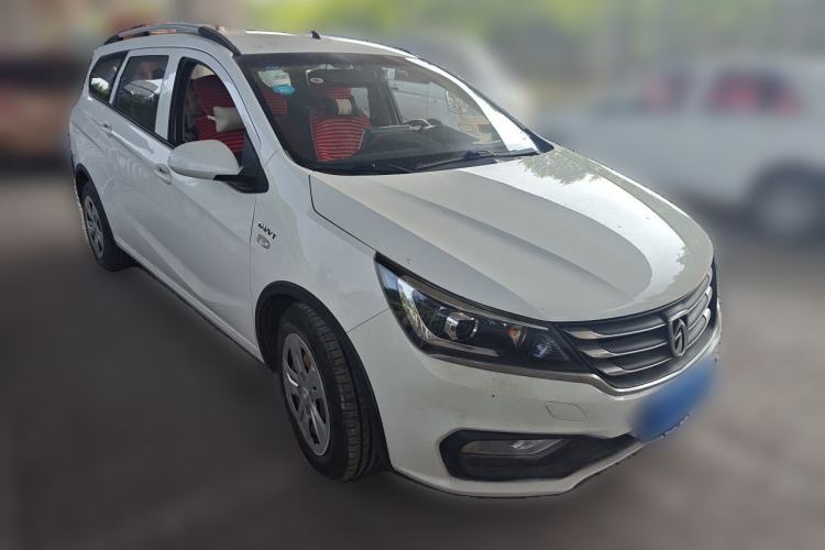 Used Baojun 310W 2017 1.5L Manual Comfort Version China VI Emission Standard Front Right 45 Deg