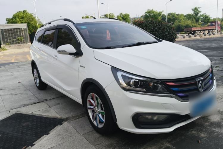 Used Baojun 310W 2017 1.5L Manual Fashion Model China V Front Right 45 Deg