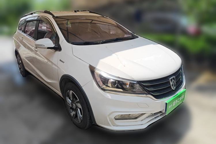 Used Baojun 310W 2017 1.5L Manual Fashion Edition China VI Front Right 45 Deg