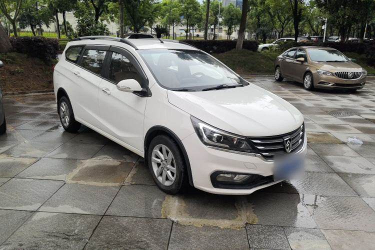 Used Baojun 310W 2017 1.5L Manual Fashion Model China V Front Right 45 Deg