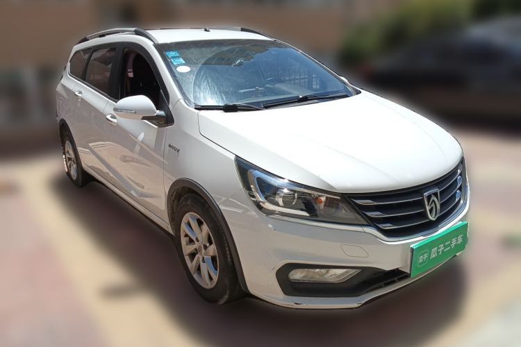 Used Baojun 310W 2017 1.5L Manual Fashion Model China V Front Right 45 Deg
