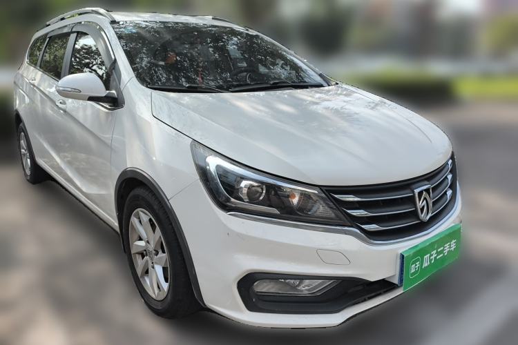 Used Baojun 310W 2017 1.5L Manual Fashion Model China V Front Right 45 Deg