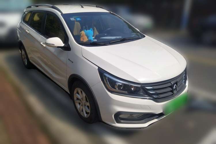 Used Baojun 310W 2017 1.5L Manual Fashion Model China V Front Right 45 Deg