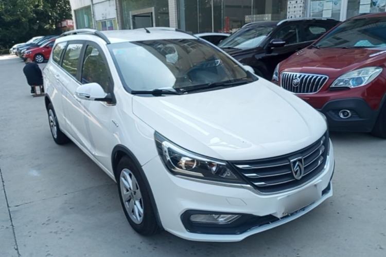 Used Baojun 310W 2017 1.5L Manual Fashion Model China V Front Right 45 Deg