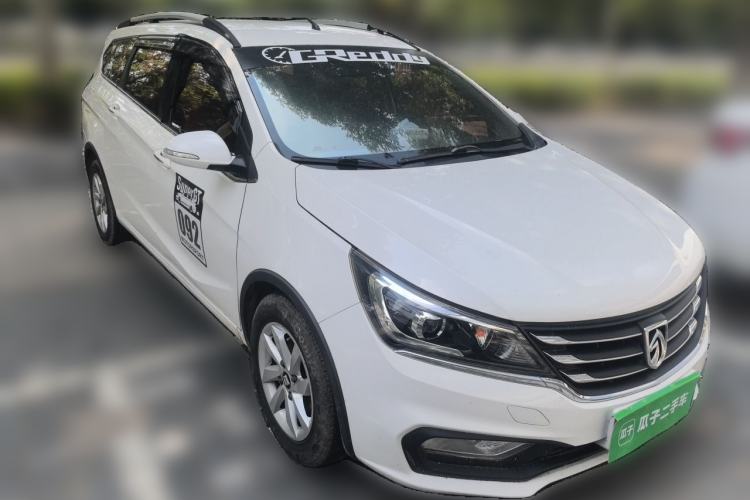 Used Baojun 310W 2017 1.5L Manual Fashion Model China V Front Right 45 Deg