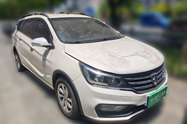 Used Baojun 310W 2017 1.5L Manual Fashion Model China V Front Right 45 Deg