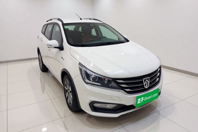 Used Baojun 310W 2017 1.5L Manual Fashion Model China V Front Right 45 Deg