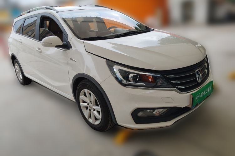 Used Baojun 310W 2017 1.5L Manual Fashion Model China V Front Right 45 Deg