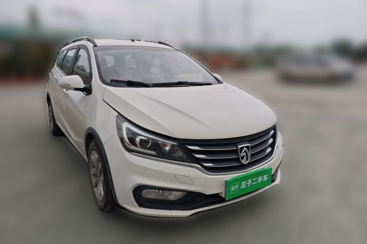 Used Baojun 310W 2017 1.5L Manual Fashion Model China V Front Right 45 Deg
