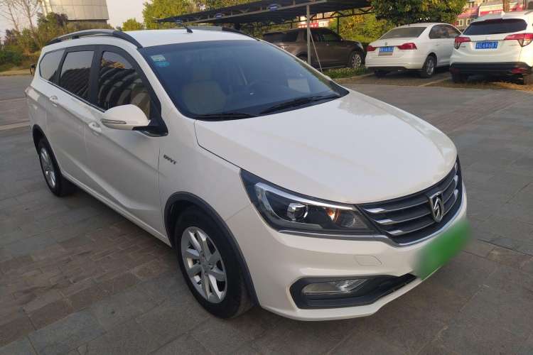 Used Baojun 310W 2017 1.5L Manual Fashion Edition China VI Front Right 45 Deg