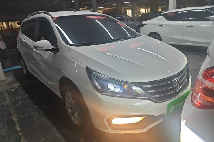 Used Baojun 310W 2017 1.5L Manual Fashion Model China V Front Right 45 Deg