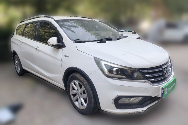 Used Baojun 310W 2017 1.5L Manual Fashion Model China V Front Right 45 Deg