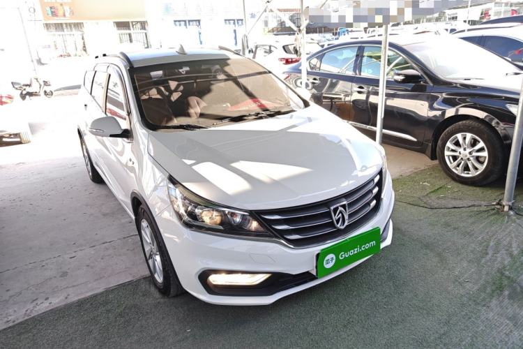 Used Baojun 310W 2017 1.5L Manual Fashion Model China V Front Right 45 Deg