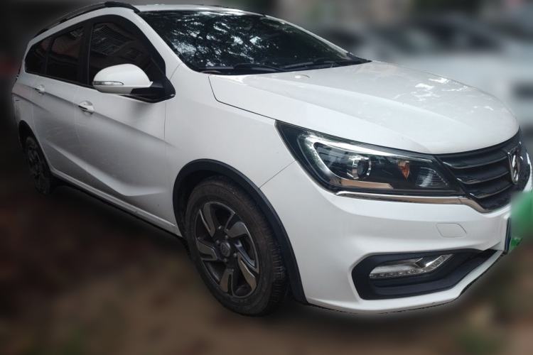 Used Baojun 310W 2017 1.5L Manual Luxury Version China VI Front Right 45 Deg