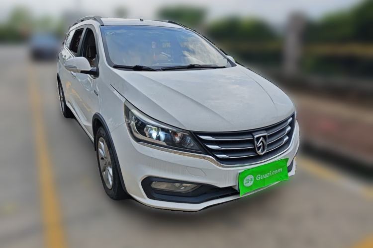 Used Baojun 310W 2017 1.5L Manual Fashion Model China V Front Right 45 Deg