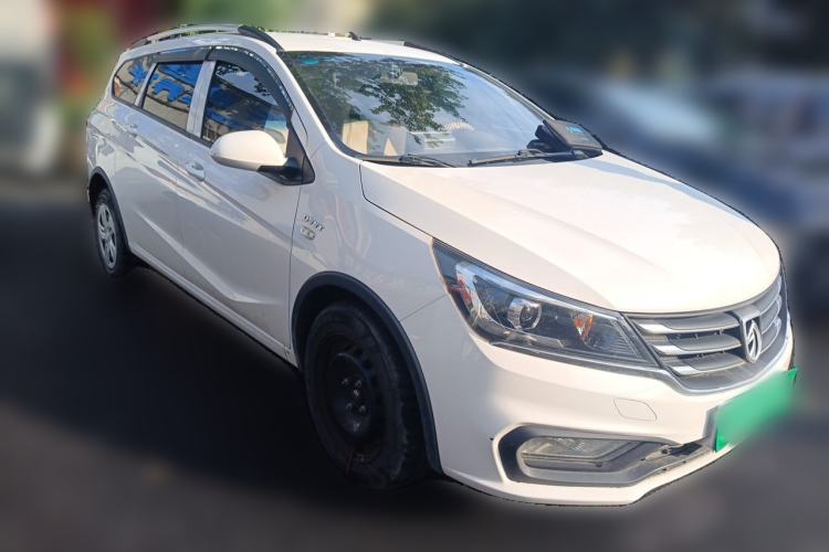 Used Baojun 310W 2017 1.5L Manual Comfort Version China VI Emission Standard Front Right 45 Deg