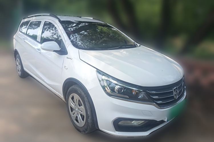 Used Baojun 310W 2017 1.5L Manual Comfort Version China VI Emission Standard Front Right 45 Deg