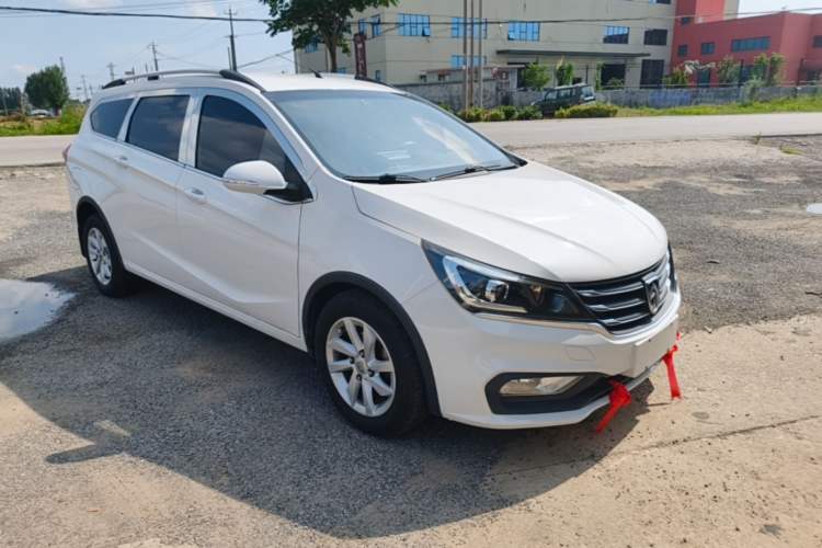 Used Baojun 310W 2017 1.5L Manual Fashion Model China V Front Right 45 Deg