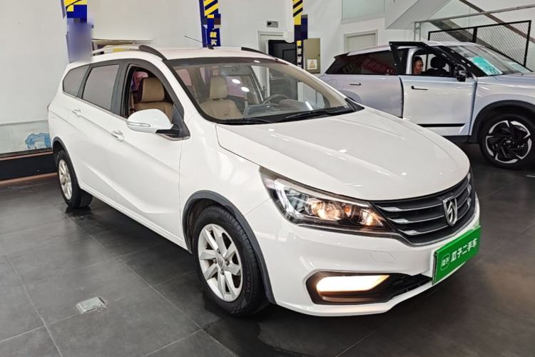 Used Baojun 310W 2017 1.5L Manual Fashion Model China V Front Right 45 Deg