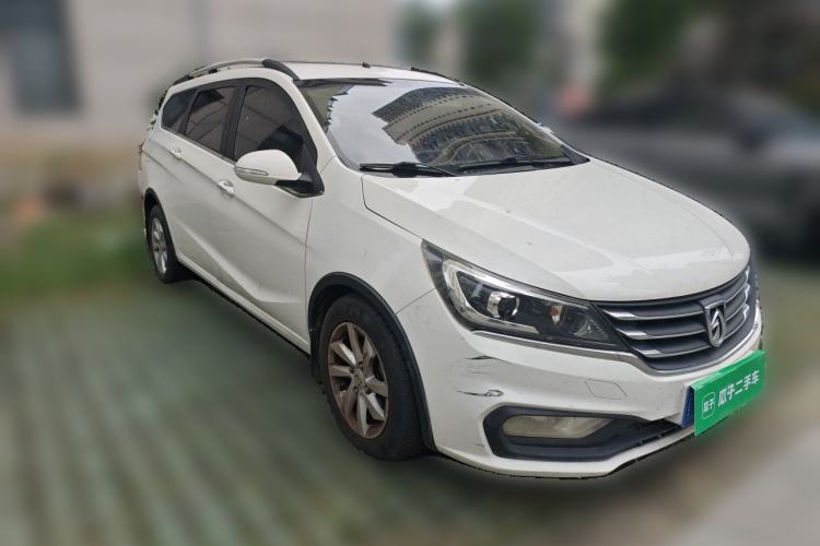 Used Baojun 310W 2017 1.5L Manual Fashion Model China V Front Right 45 Deg