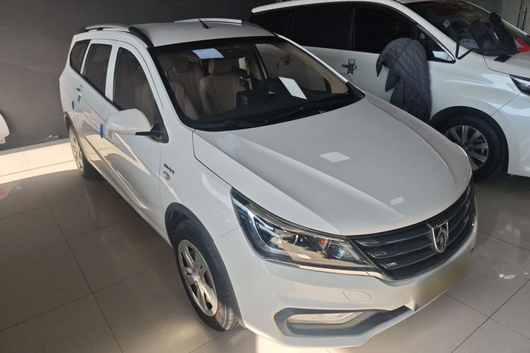 Used Baojun 310W 2017 1.5L Manual Comfort Version China VI Emission Standard Front Right 45 Deg