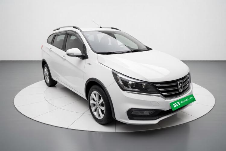 Used Baojun 310W 2017 1.5L Manual Fashion Model China V Front Right 45 Deg