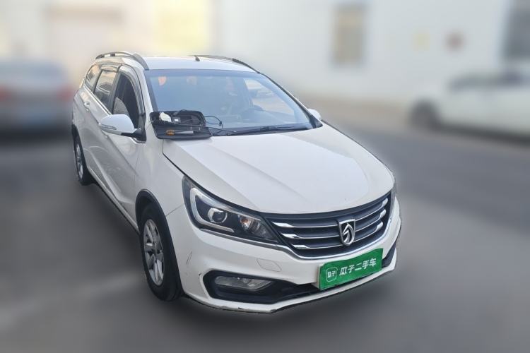 Used Baojun 310W 2017 1.5L Manual Fashion Edition China VI Front Right 45 Deg