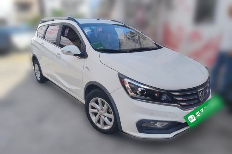 Used Baojun 310W 2017 1.5L Manual Fashion Model China V Front Right 45 Deg