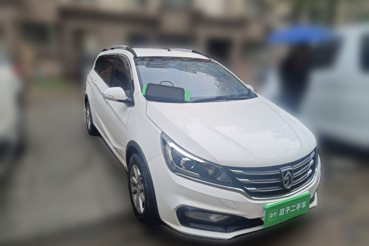 Used Baojun 310W 2017 1.5L Manual Fashion Model China V Front Right 45 Deg
