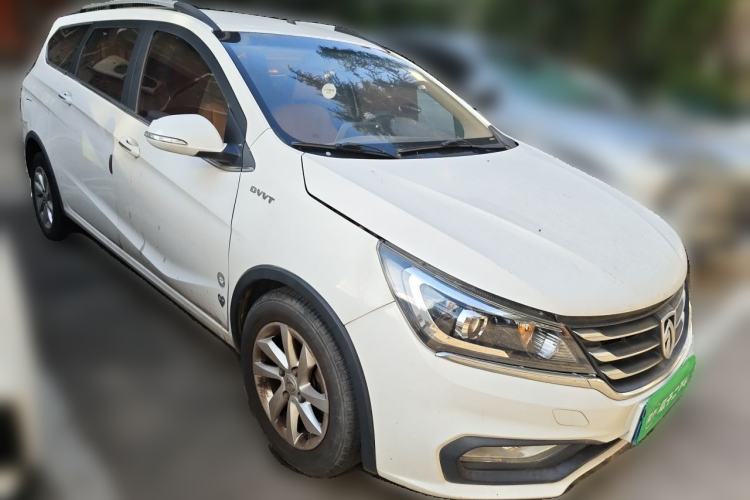 Used Baojun 310W 2017 1.5L Manual Fashion Model China V Front Right 45 Deg