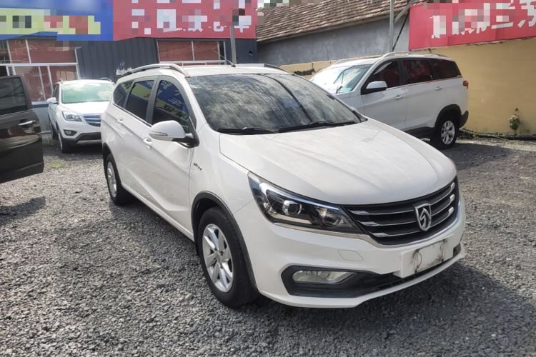 Used Baojun 310W 2017 1.5L Manual Fashion Edition China VI Front Right 45 Deg