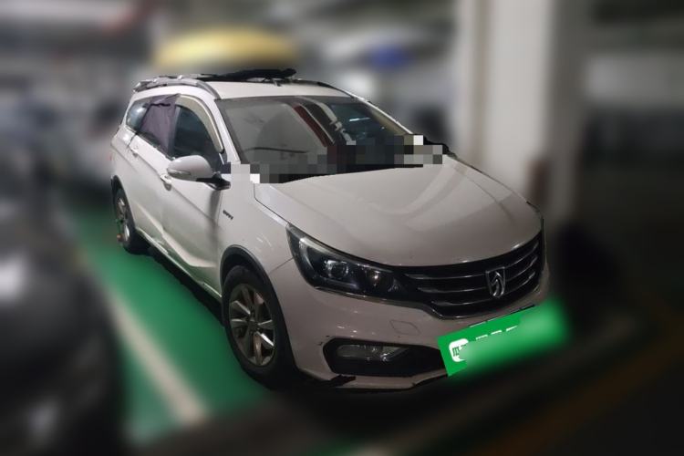 Used Baojun 310W 2017 1.5L Manual Fashion Model China V Front Right 45 Deg