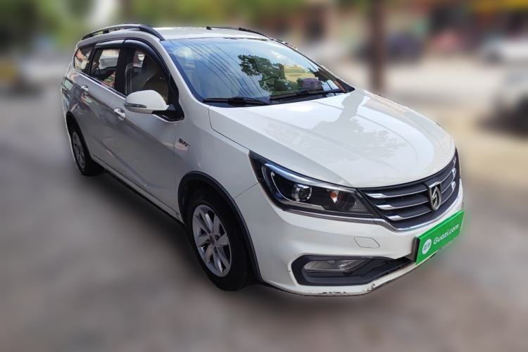 Used Baojun 310W 2017 1.5L Manual Fashion Model China V Front Right 45 Deg