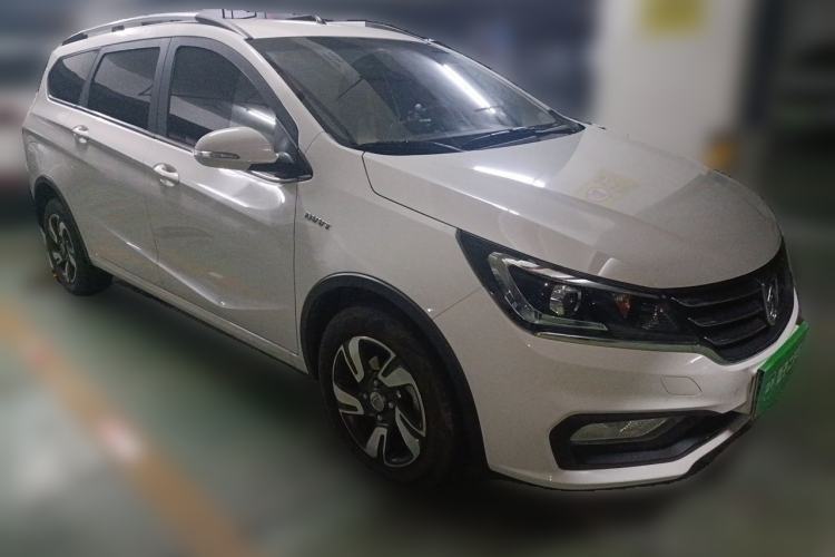 Used Baojun 310W 2017 1.5L Manual Fashion Edition China VI Front Right 45 Deg