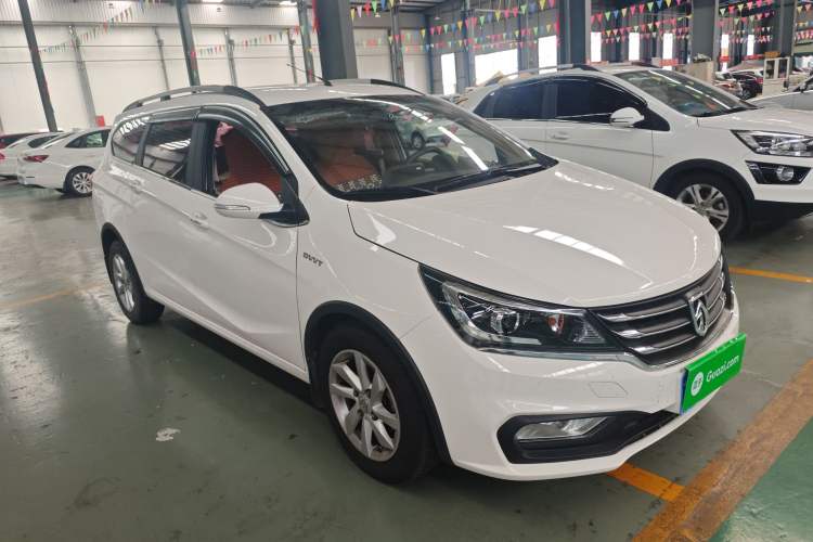 Used Baojun 310W 2017 1.5L Manual Fashion Model China V Front Right 45 Deg