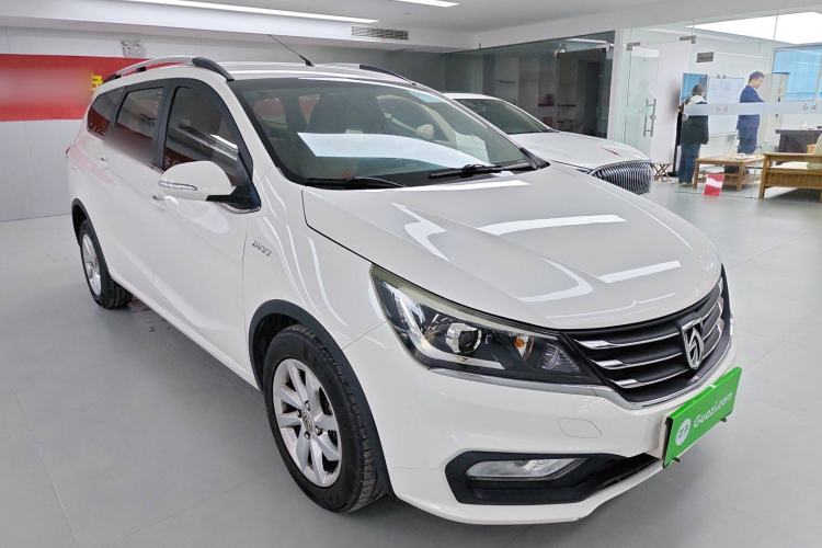 Used Baojun 310W 2017 1.5L Manual Fashion Edition China VI Front Right 45 Deg