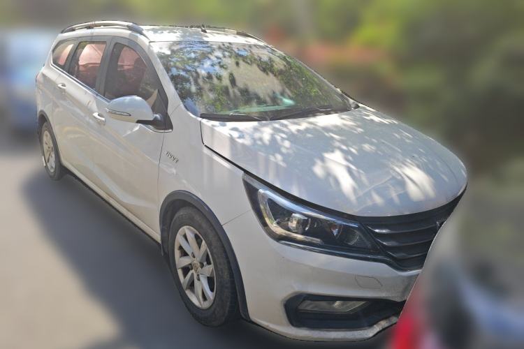 Used Baojun 310W 2017 1.5L Manual Fashion Model China V Front Right 45 Deg