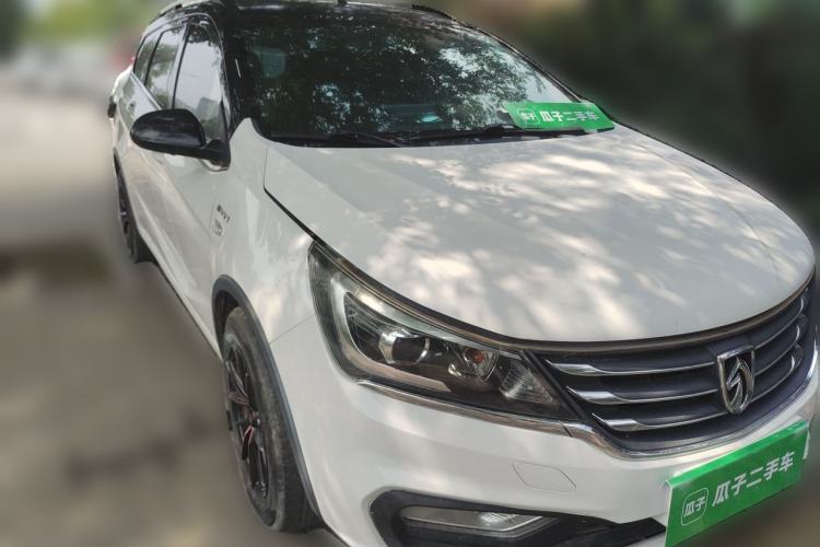 Used Baojun 310W 2017 1.5L Manual Fashion Edition China VI Front Right 45 Deg