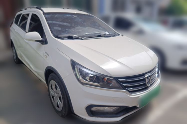 Used Baojun 310W 2017 1.5L Manual Comfort Version China VI Emission Standard Front Right 45 Deg