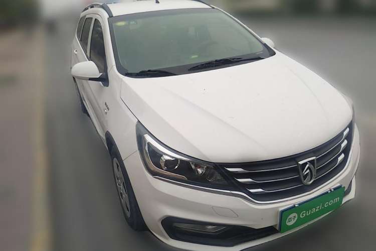 Used Baojun 310W 2017 1.5L Manual Comfort Version China VI Emission Standard Front Right 45 Deg