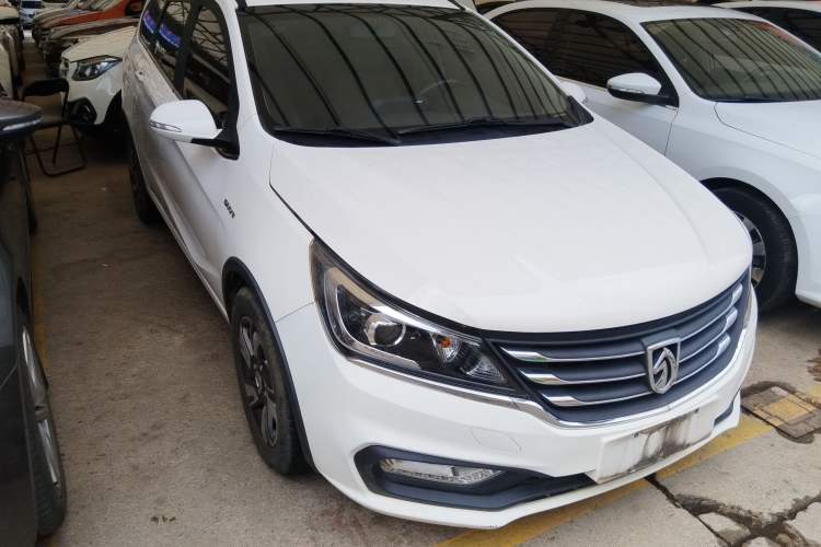 Used Baojun 310W 2017 1.5L Manual Luxury Edition China V Front Right 45 Deg