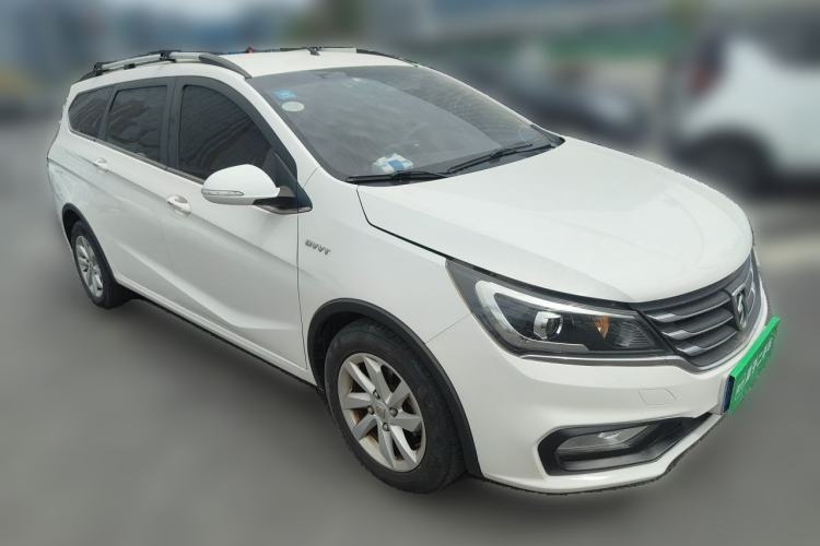 Used Baojun 310W 2017 1.5L Manual Fashion Model China V Front Right 45 Deg