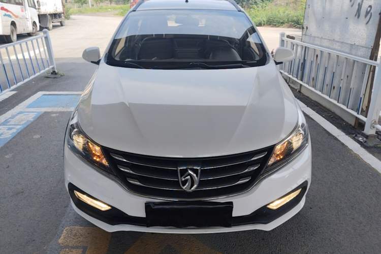 Used Baojun 310W 2017 1.5L Manual Comfort Version China VI Emission Standard Front
