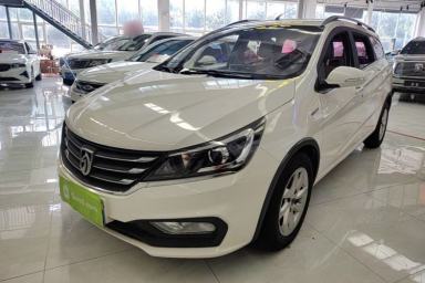 Used Baojun 310W 2017 1.5L Manual Fashion Model China V