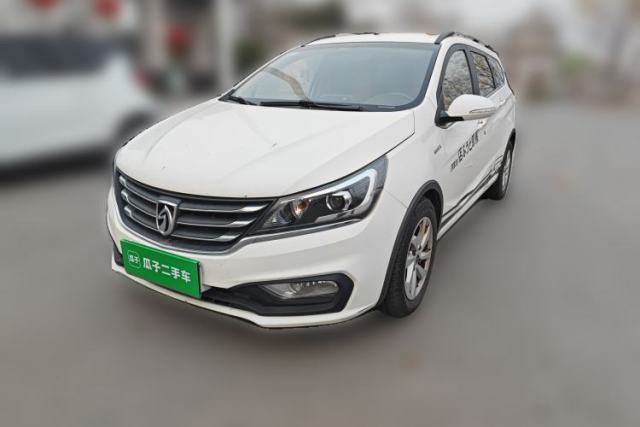 Used Baojun 310W 2017 1.5L Manual Fashion Model China V