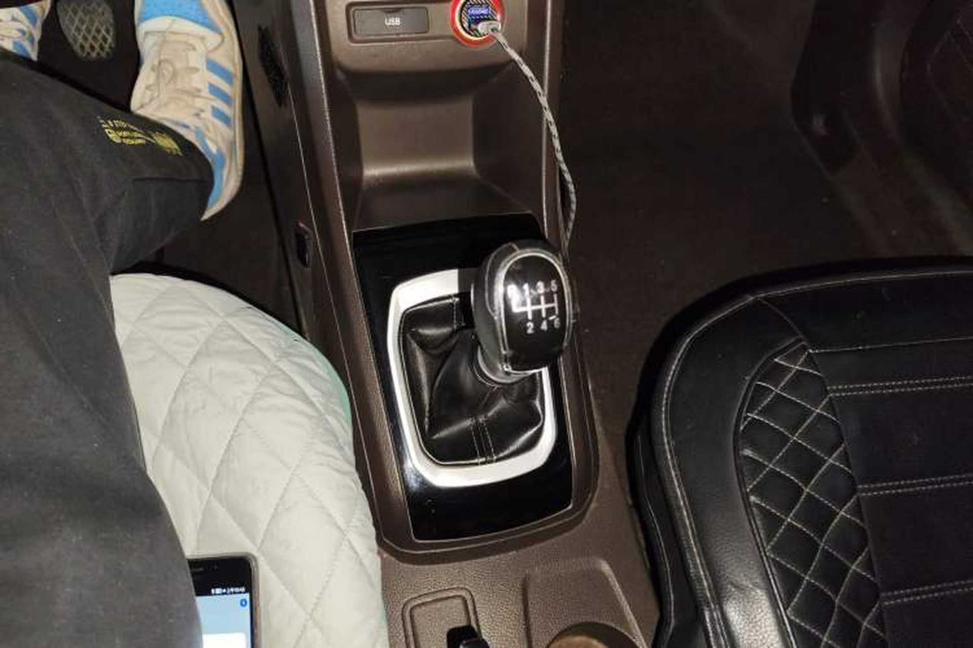 Used Baojun 310W 2017 1.5L Manual Comfort Version China V Gear Lever